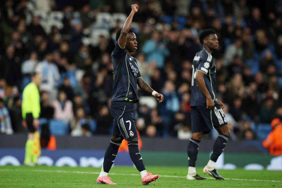 Vinícius celebra el segundo gol en Mánchester