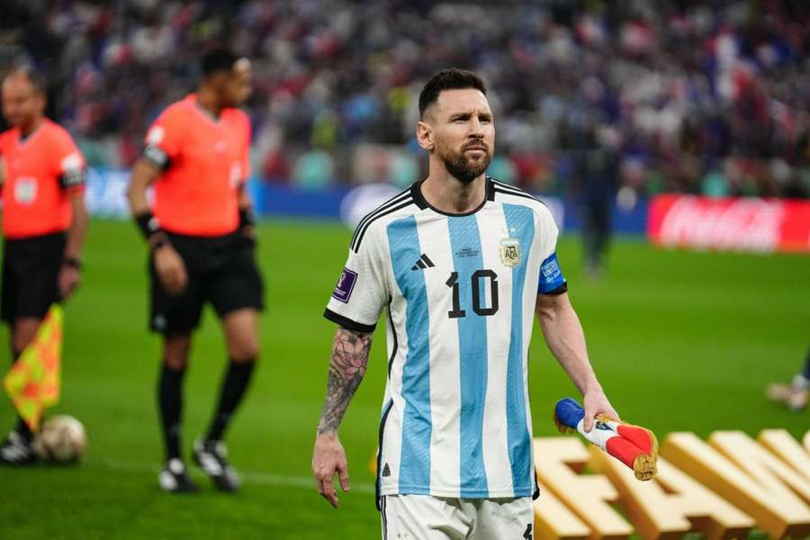 Opinión: Messi trasciende al nivel maradoniano y conquista el corazón de los argentinos