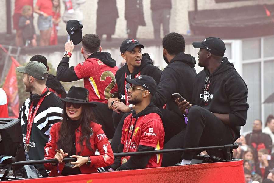 Alexander-Arnold en la celebración por la Premier