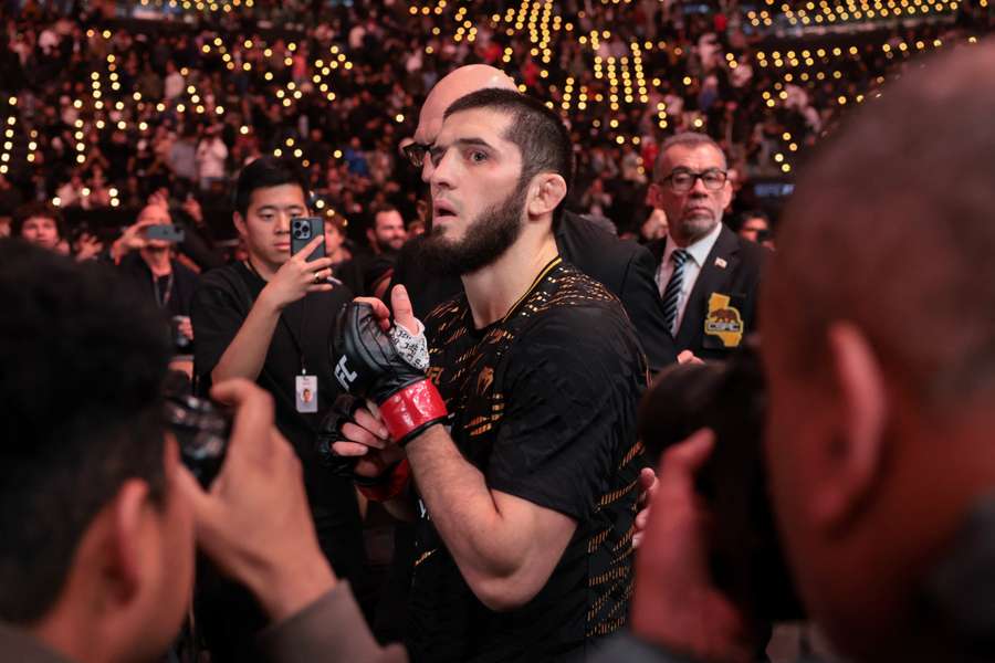  Islam Makhachev après sa victoire.