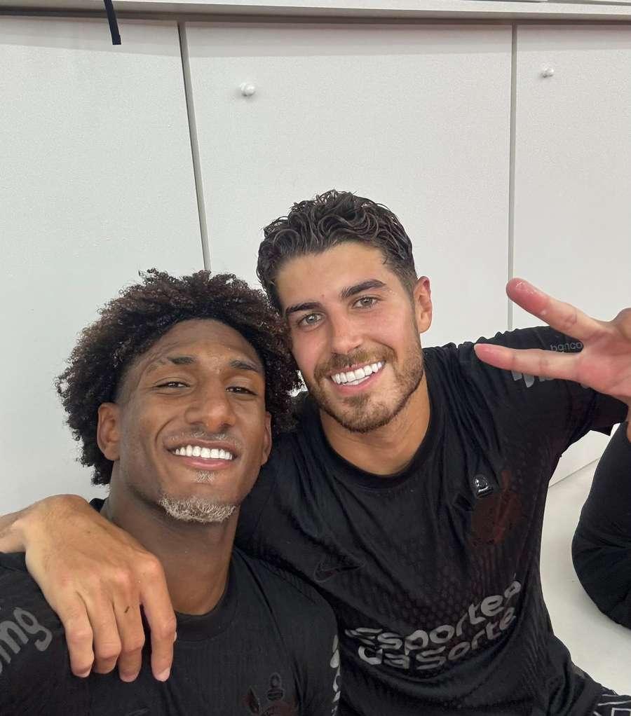 Talles Magno e Pedro Raul, autores dos gols do Timão na partida Talles Magno e Pedro Raul, autores dos gols do Timão na partida