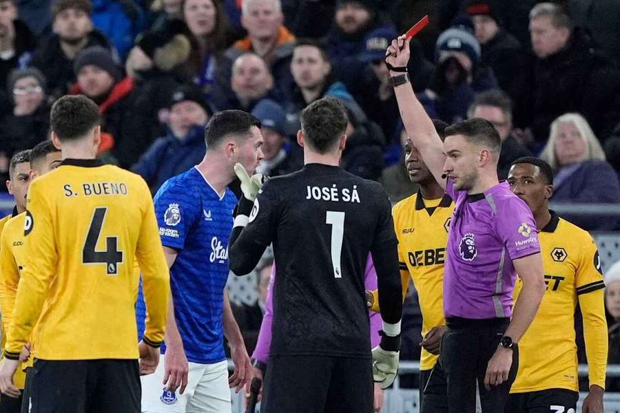 Moyes brands Keane red "ridiculous" as Everton held by Wolves