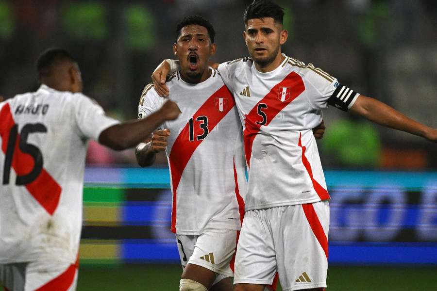 Araújo fez o gol da vitória da seleção peruana próximo ao fim do jogo