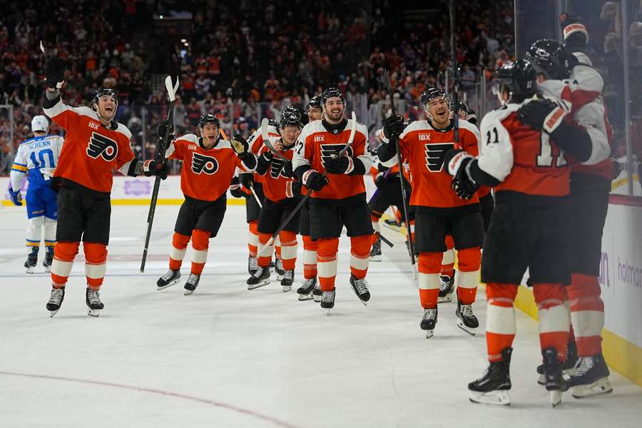 Flyers zdobyli trzy bramki w 26 sekund i wysoko wygrali z Devils