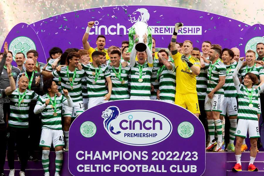 Celtic recebeu o troféu de campeão