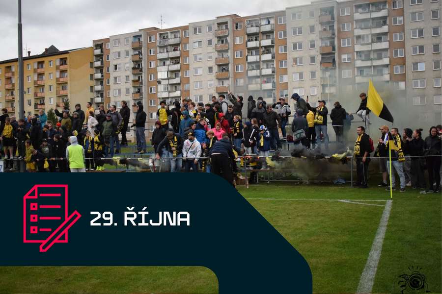 Na hřiště Nových Sadů je nejlépe vidět z nedalekého paneláku. Na hřiště Nových Sadů je nejlépe vidět z nedalekého paneláku.