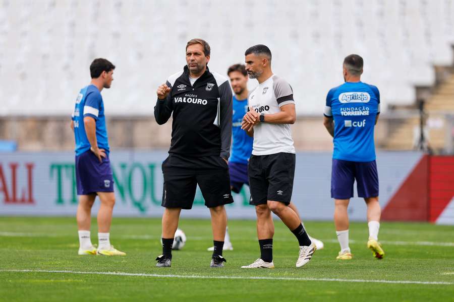 Luís Tralhão no relvado do Estádio Nacional Luís Tralhão no relvado do Estádio Nacional