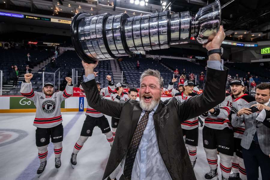 Patrick Roy s Gilles–Courteau Trophy.