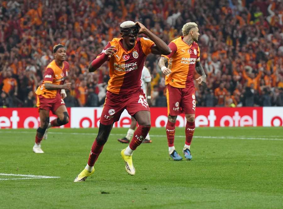 Osimhen celebrates his winner Osimhen celebrates his winner
