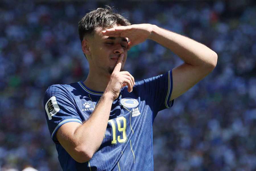 Kerim Alajbegović, le gamin de Cologne qui fait rêver Zlatan Kerim Alajbegović, le gamin de Cologne qui fait rêver Zlatan