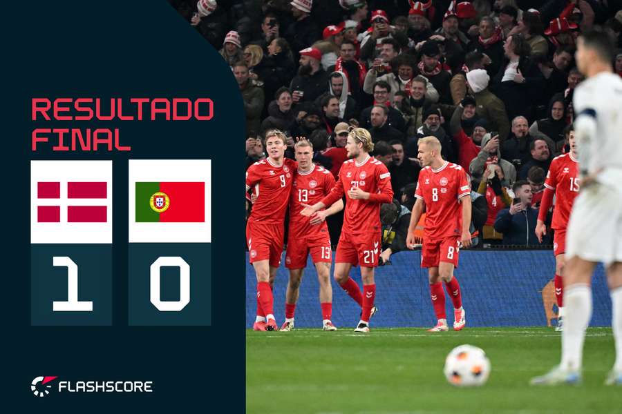 Hojlund festeja o golo perante o desalento de Cristiano Ronaldo