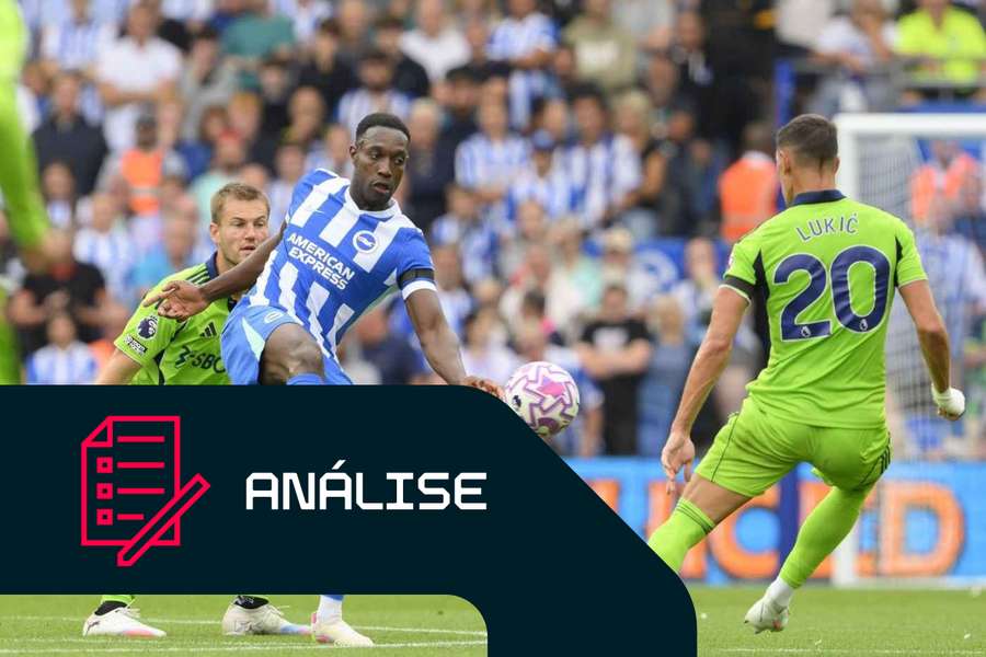 Danny Welbeck, do Brighton, é desafiado por Sasa Lukic, do Fulham