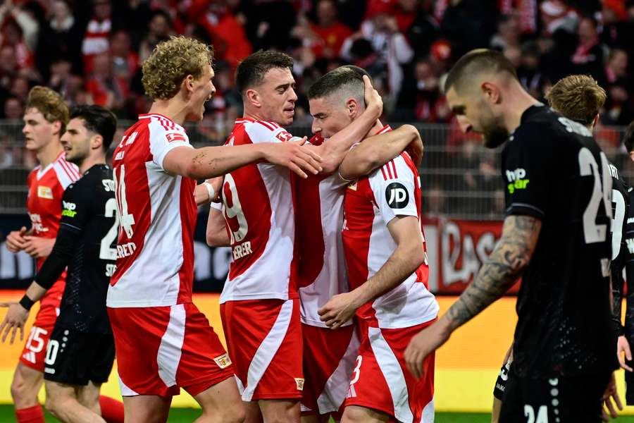 Les Berlinois célébrant le 4-4.
