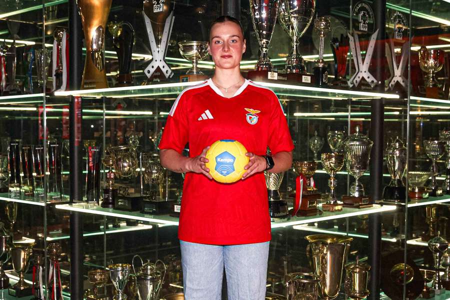 Vakare Damuleviciute reforça andebol feminino do Benfica Vakare Damuleviciute reforça andebol feminino do Benfica