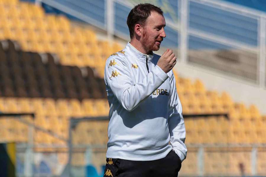 Ian Cathro é o treinador do Estoril