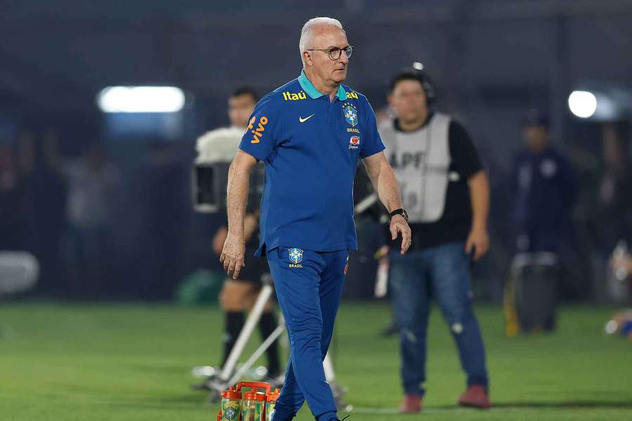 Dorival sofreu primeira derrota à frente da Seleção