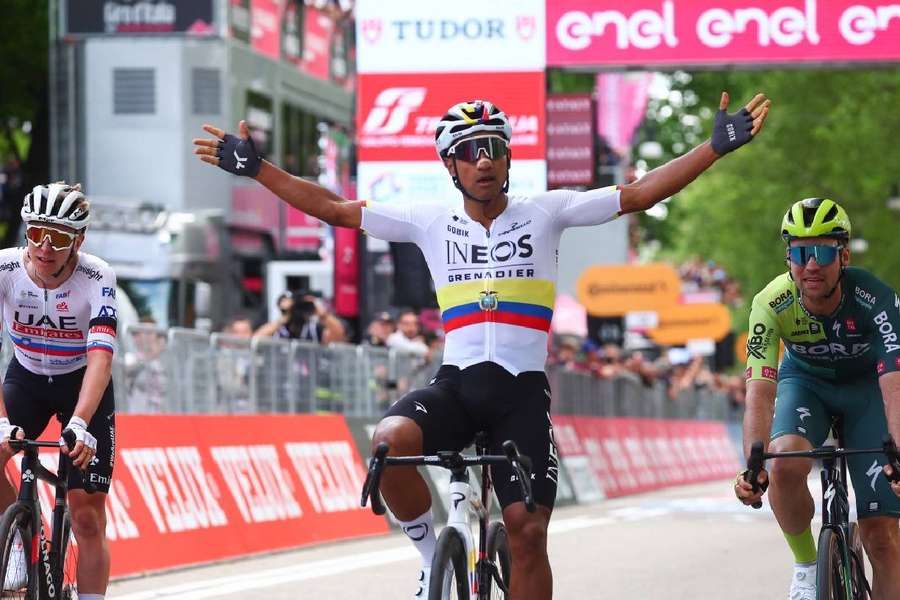 Jhonatan Narváez ha sido el más fuerte en la primera etapa del Giro de Italia