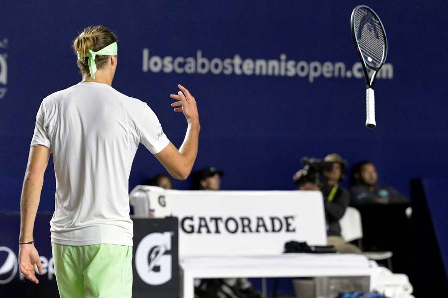 Alexander Zverev rutschte der Schläger beabsichtigt aus der Hand.