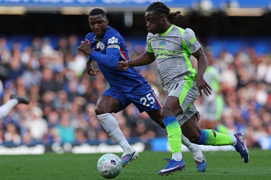 Caicedo și Doku în Premier League luna trecută.