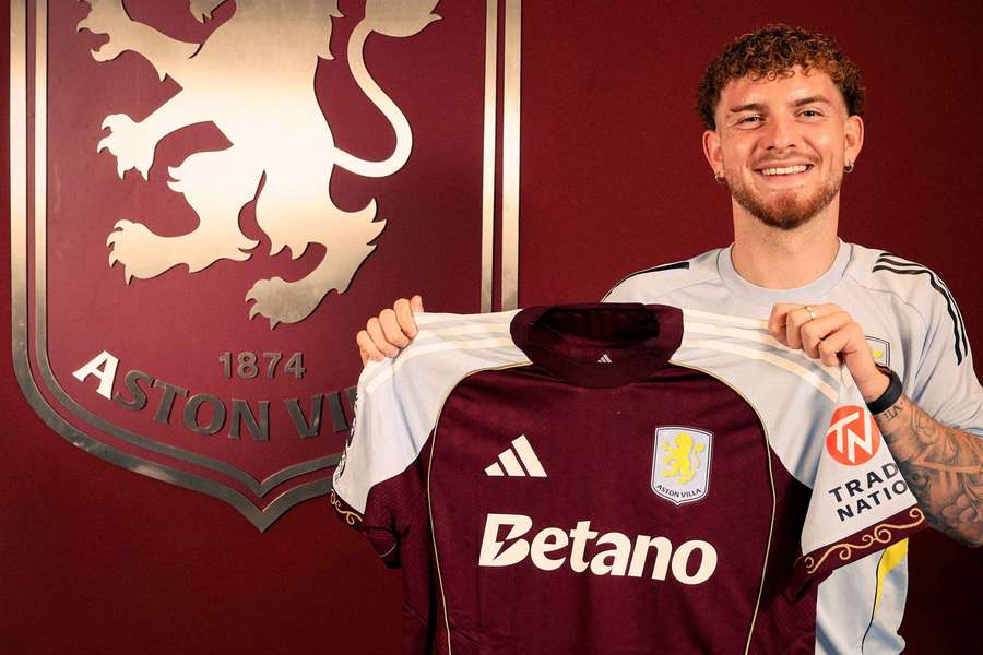 Aston Villa dotáhla kýžené posily do útoku.