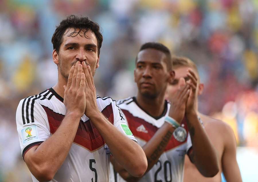 Hummels po boku parťáka Boatenga na zlatém MS 2014.