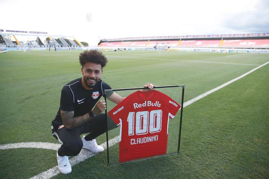 Claudinho rendeu maior venda da história do Bragantino