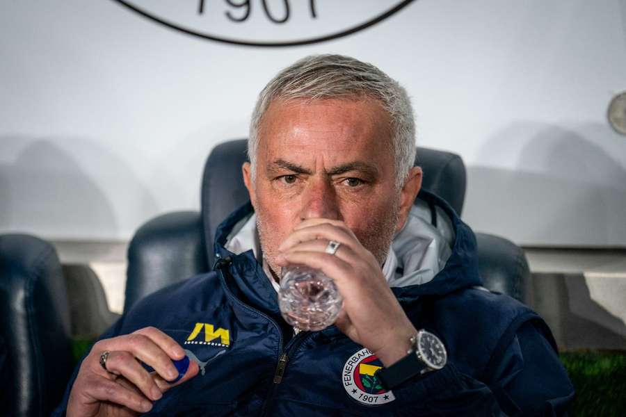 José Mourinho, absuelto de cargos de racismo.