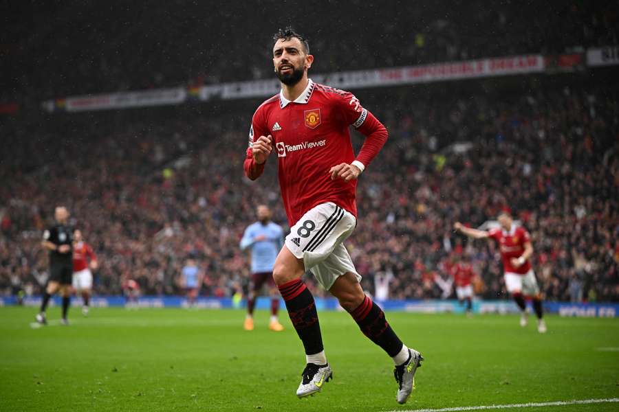 Bruno Fernandes celebra o golo