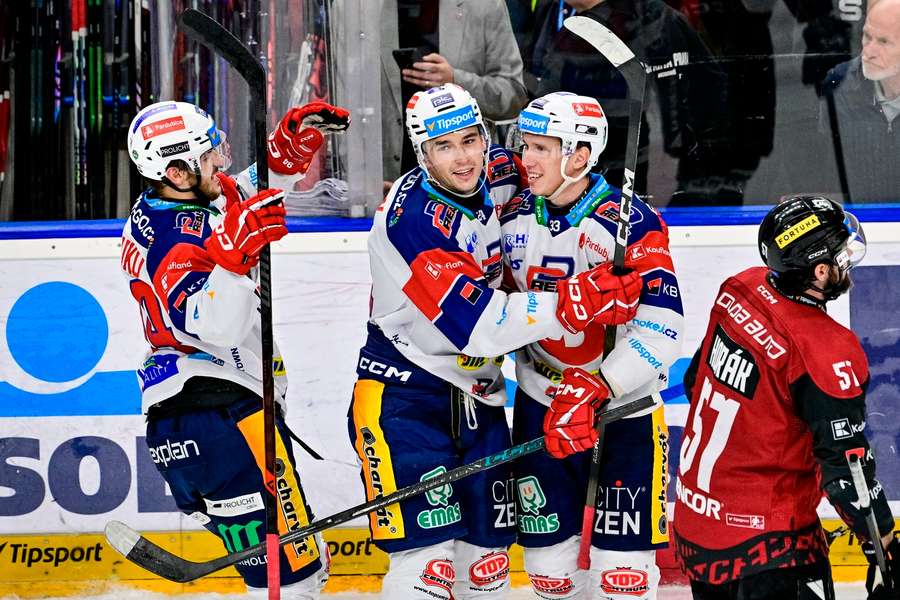 Dynamo ovládlo přestřelku na ledě Sparty jednoznačně 6:3. Dynamo ovládlo přestřelku na ledě Sparty jednoznačně 6:3.