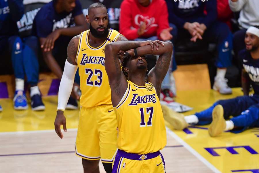 Lakers vypadli už v prvním kole play off. Lakers vypadli už v prvním kole play off.