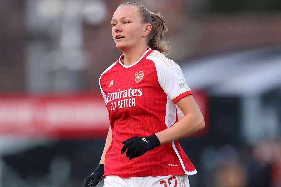 Arsenal diz que "não há causa cardíaca óbvia" para o colapso da estrela feminina Maanum