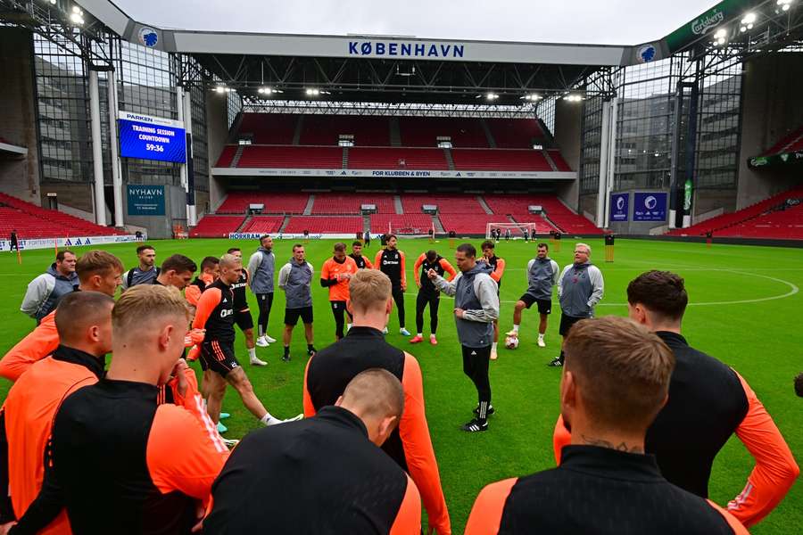 Sparťanský trénink na stadionu Parken.