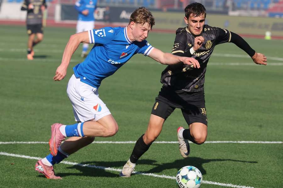 Hradec Králové v Ostravě udržel hubenou výhru. Hradec Králové v Ostravě udržel hubenou výhru.