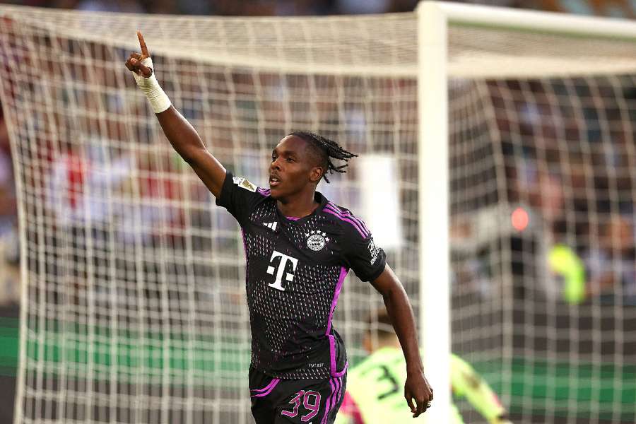 Mathys Tel teve poucas chances no Bayern de Munique