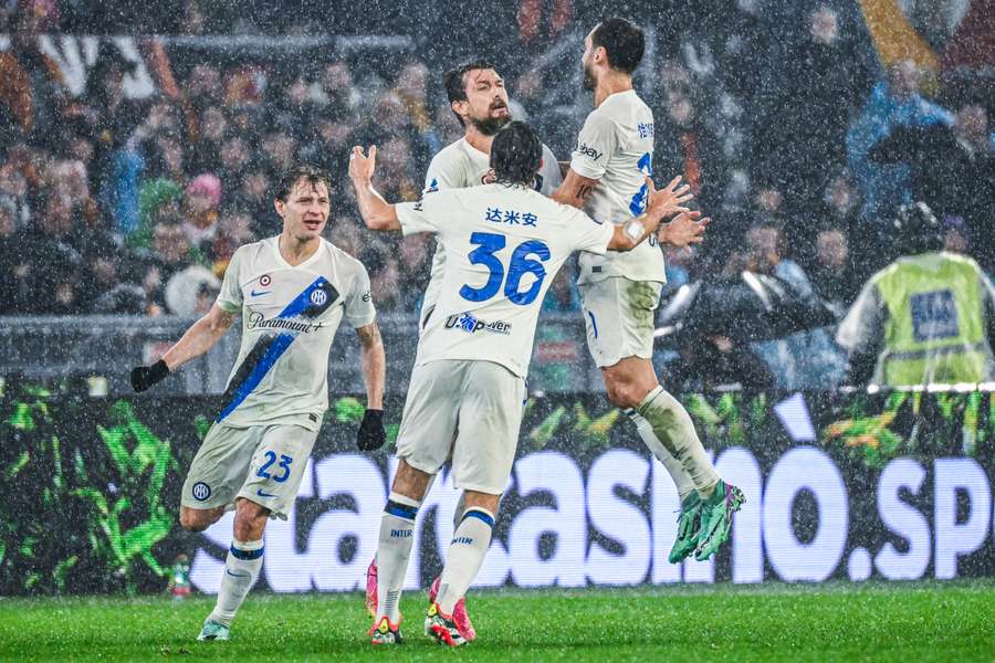 L'esultanza dell'Inter dopo il gol alla Roma