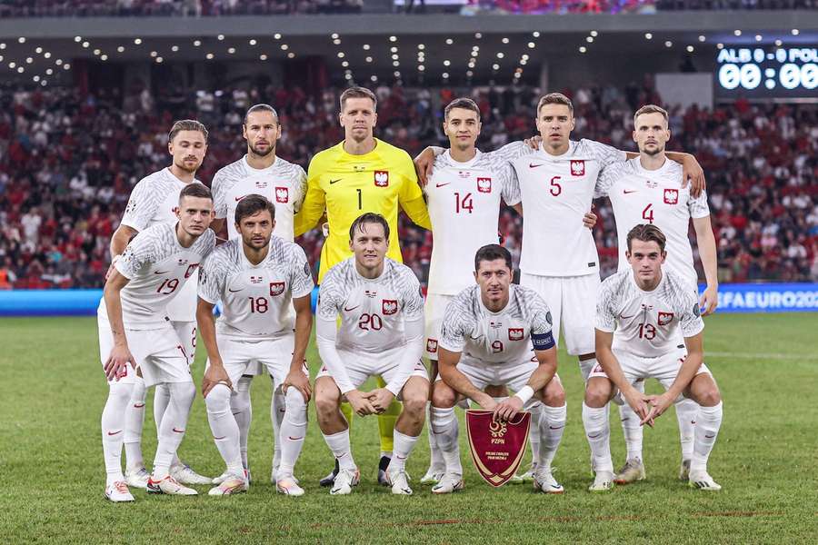 O onze da Polónia no jogo com a Albânia