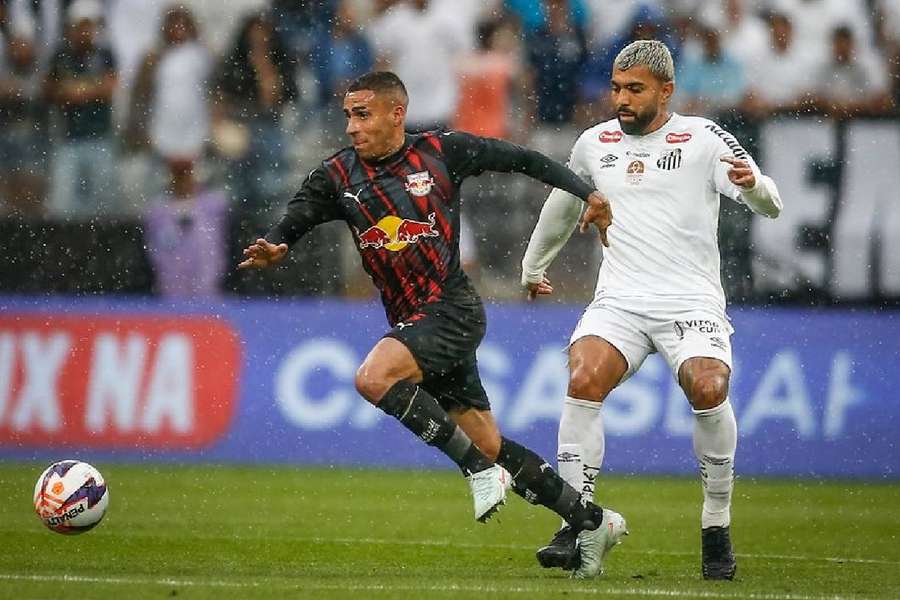 Santos jogou na casa de rival paulistano