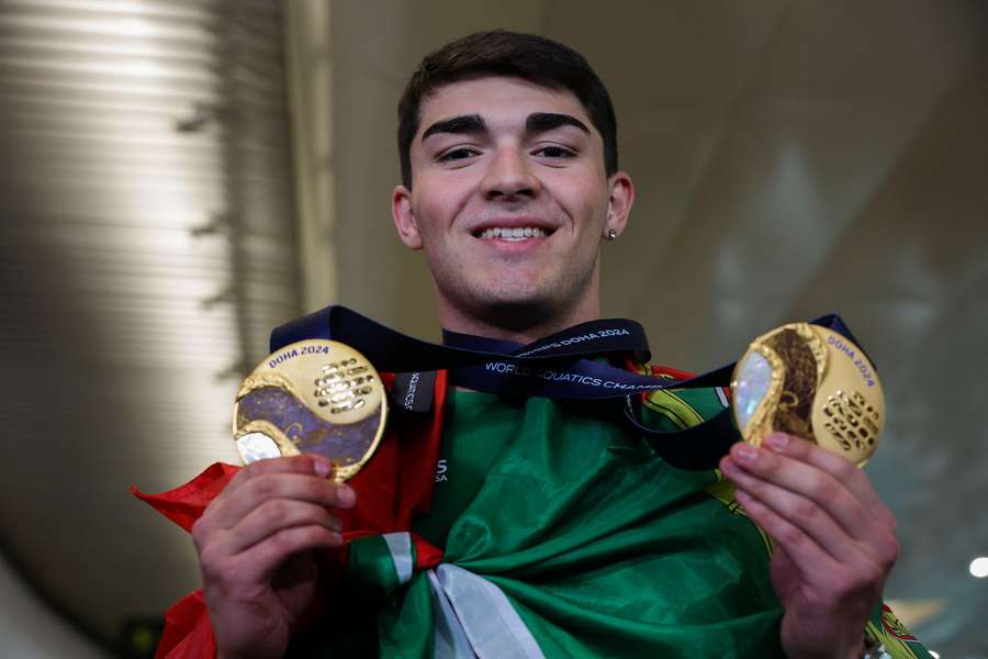 Diogo Ribeiro é campeão mundial de 50 e 100 metros mariposa