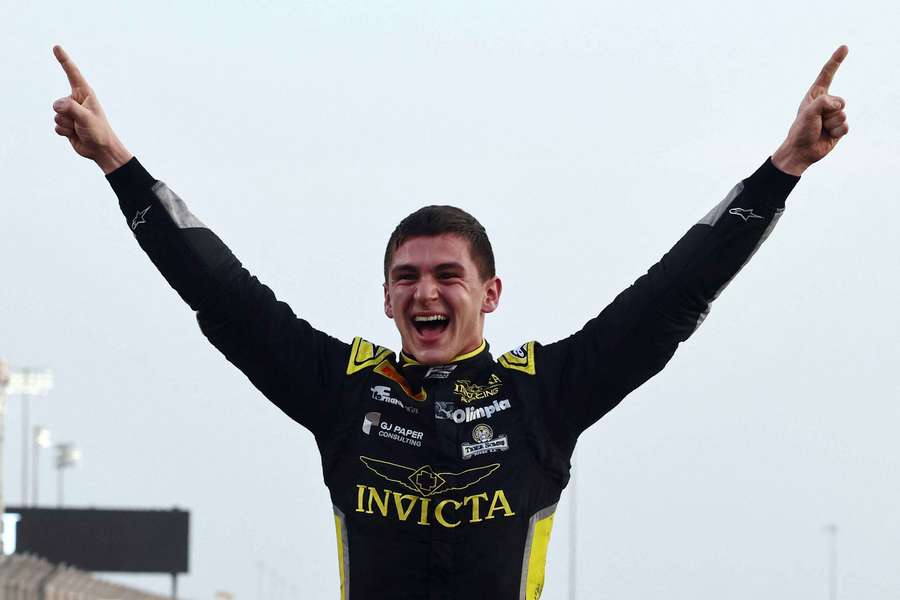 Leonardo Fornaroli celebrates his F2 title