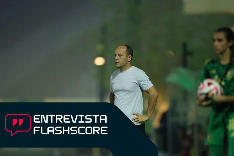 Lluís Cortés, dirigiendo a Arabia Saudí