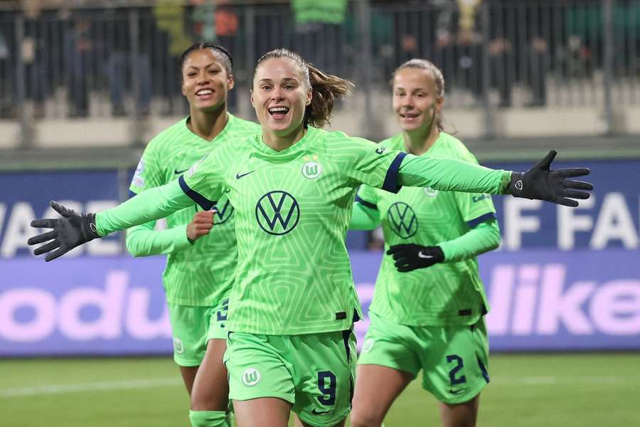 Frauenfußball: Wolfsburg nach Sieg über Rom im Champions-League-Viertelfinale