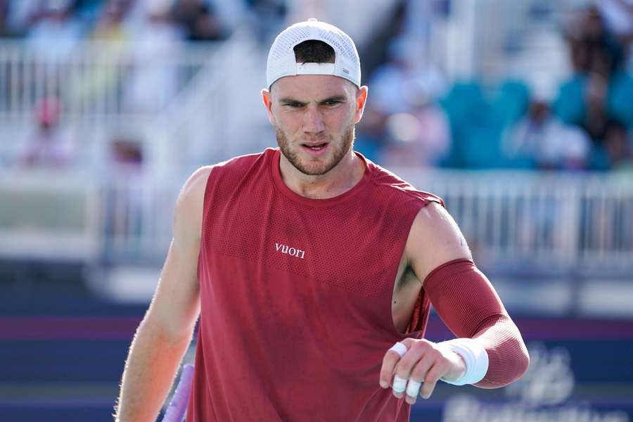 Jack Draper musel první zápas na antuce skrečovat. Jack Draper musel první zápas na antuce skrečovat.