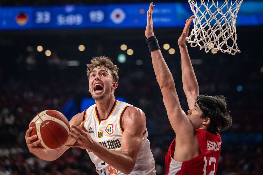 Wagner (am Ball) beim erfolgreichen WM-Auftakt gegen Japan.