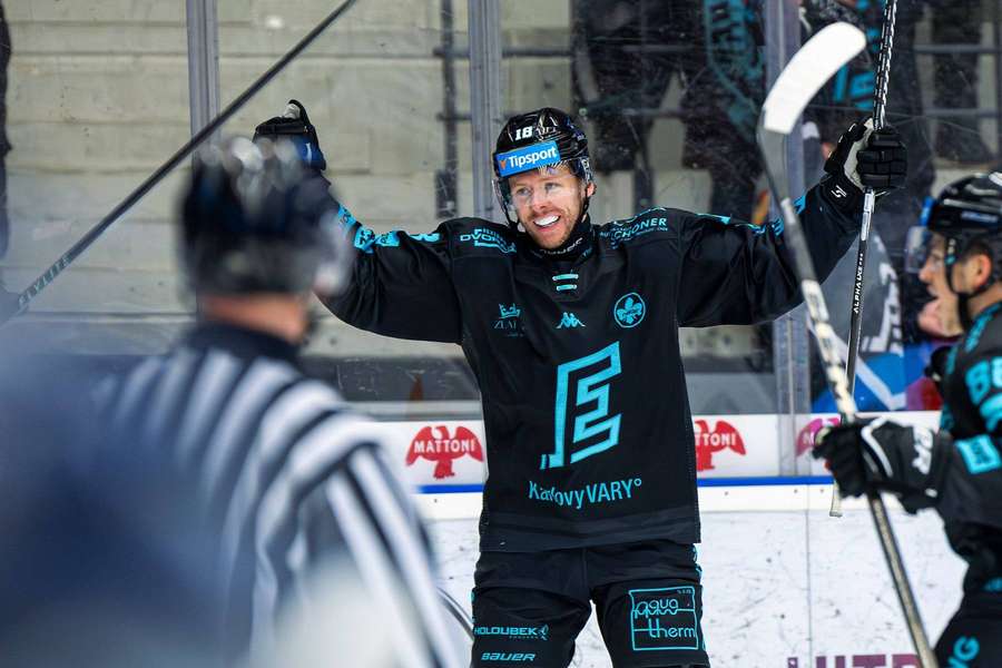 Jones bude i nadále oblékat dres Energie.