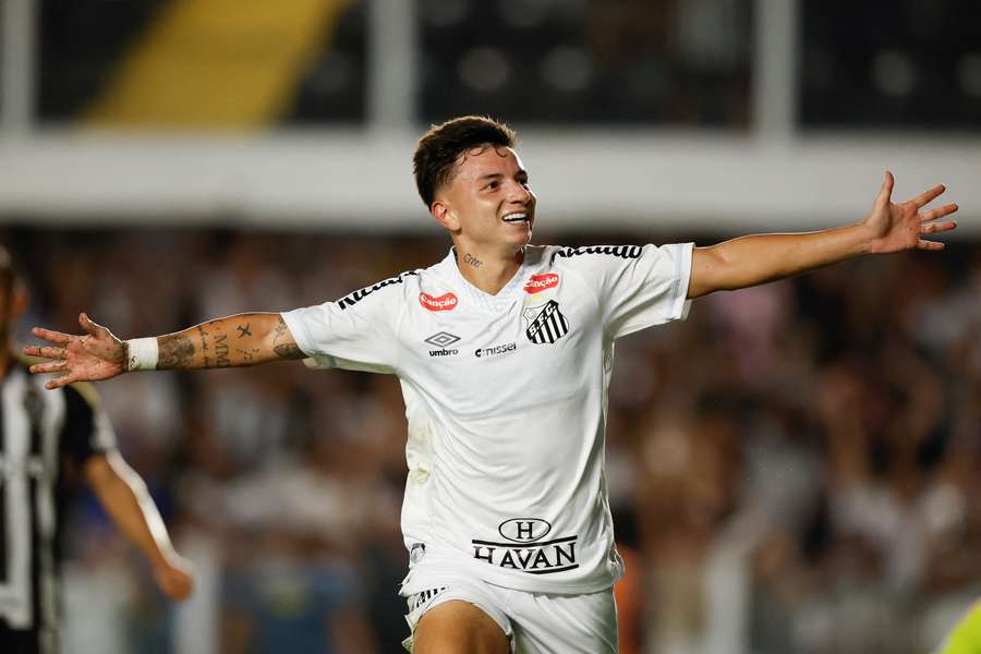 Barreal fez um dos gols do Santos