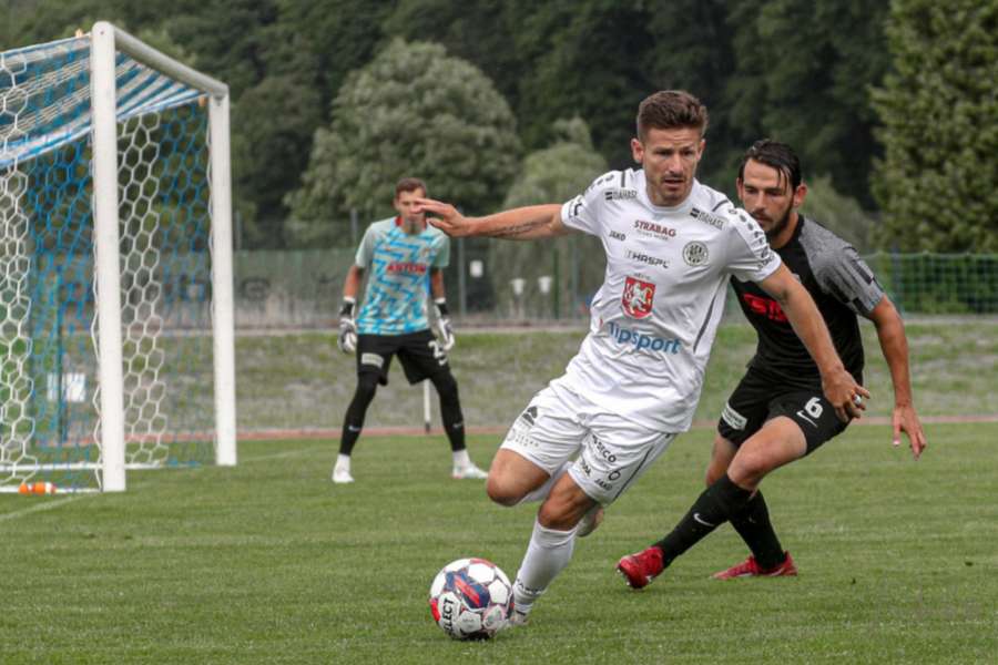 Hradec prohrával 0:2, nakonec zvládl remízu.