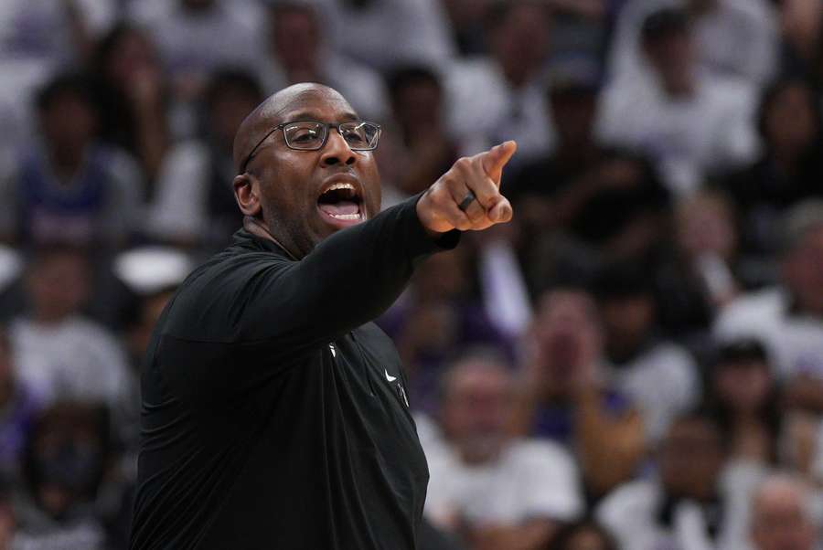 Mike Brown jednogłośnie wybrany trenerem roku w sezonie zasadniczym NBA