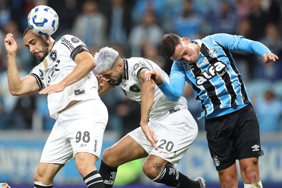 Grêmio e Botafogo empataram em 1 a 1 no primeiro turno