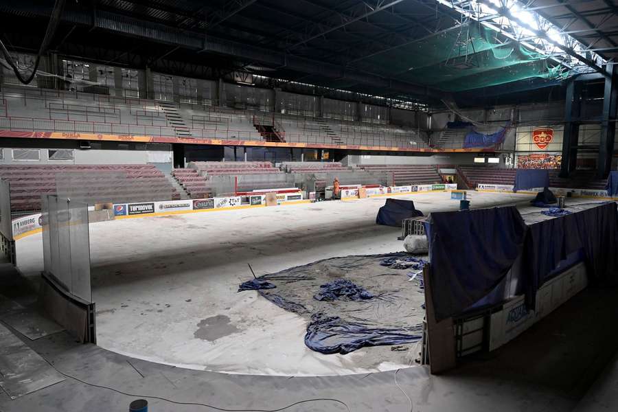 Trenčiansky štadión počas rekonštrukcie.