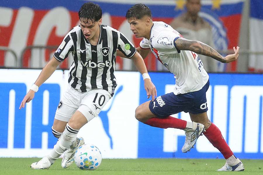 Botafogo foi castigado quando empate parecia certo Botafogo foi castigado quando empate parecia certo